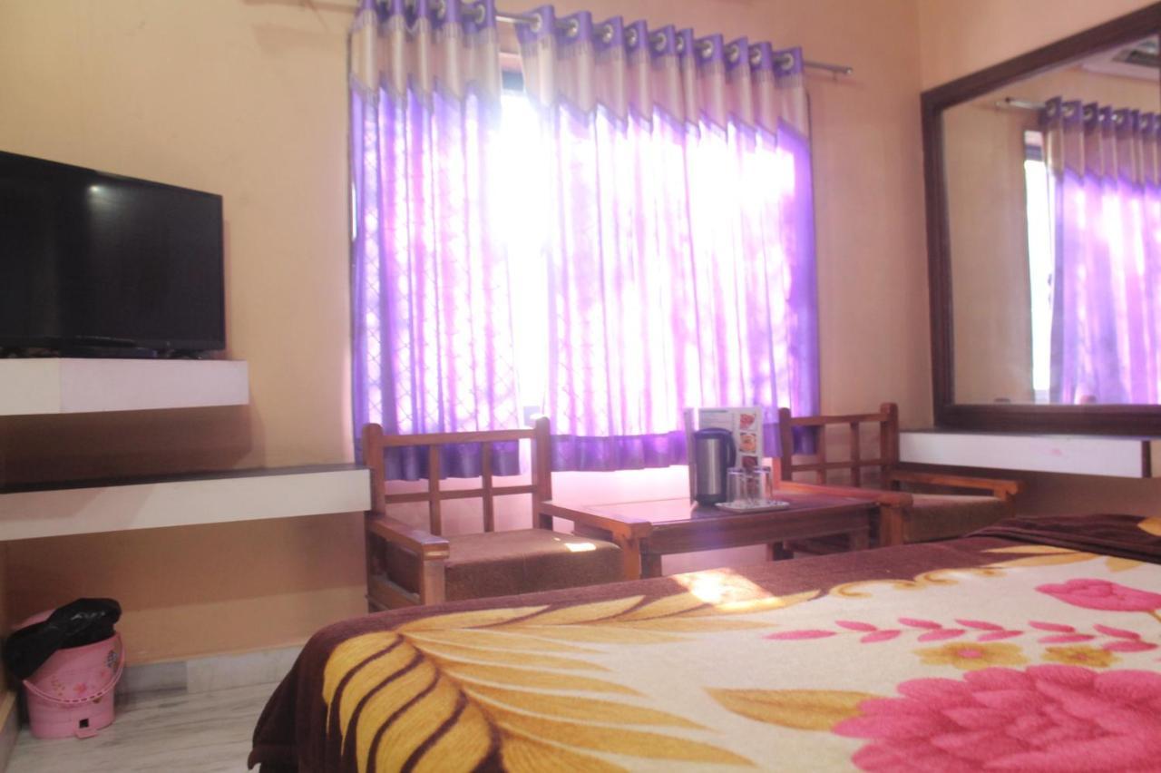 Cozy Room On Neelkanth Road Mount Abu Exterior photo